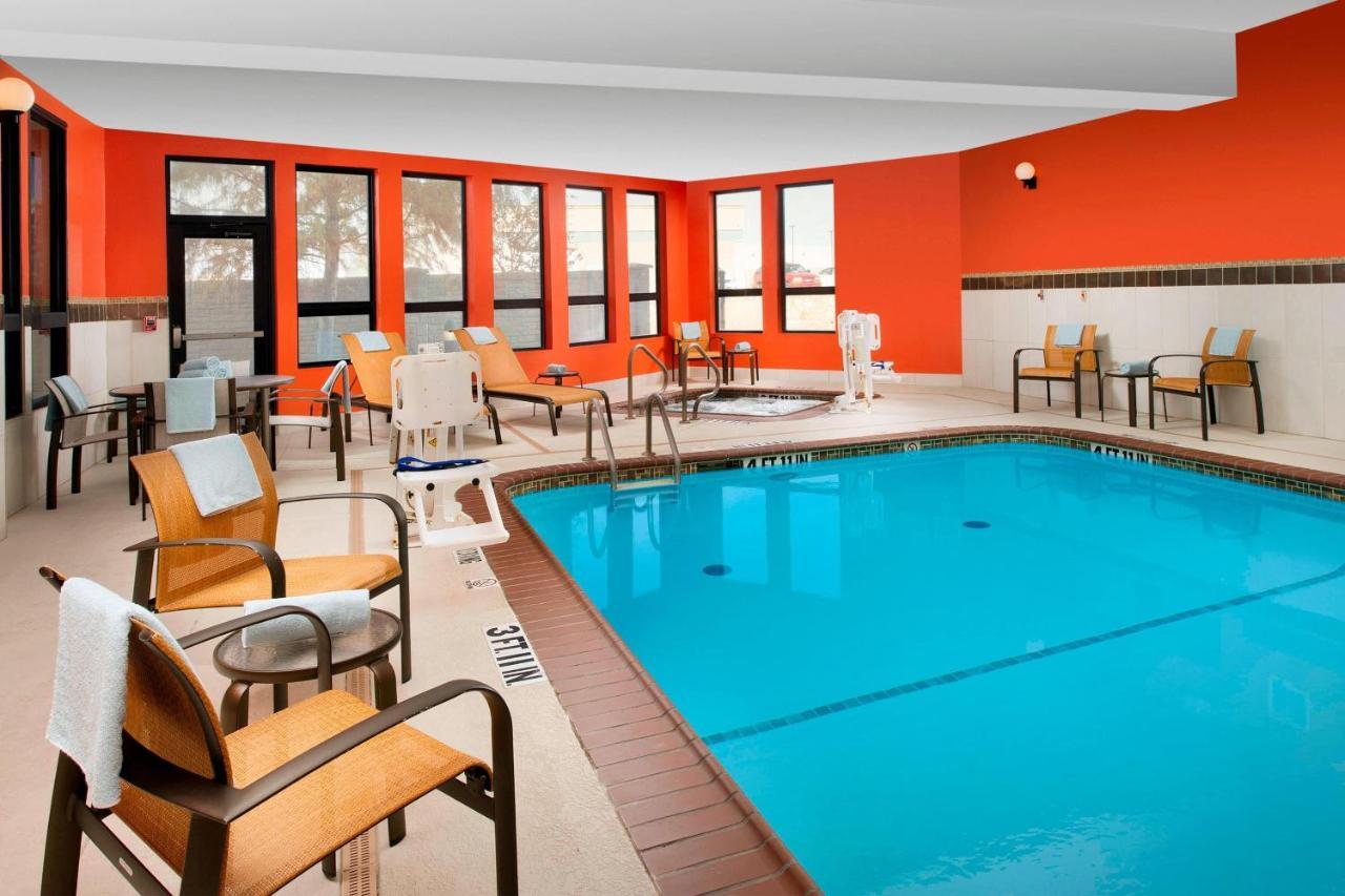 Courtyard By Marriott Wichita Falls Bagian luar foto