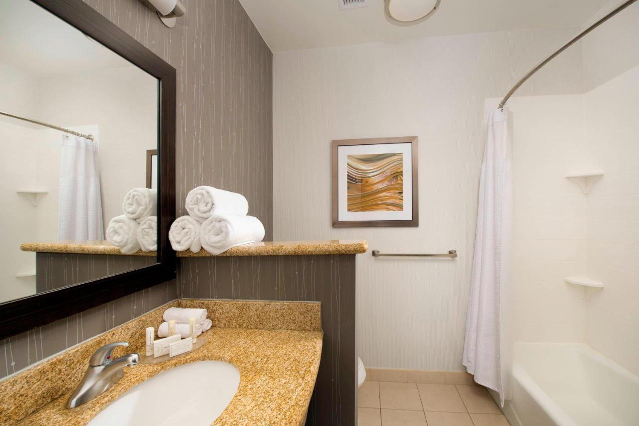 Courtyard By Marriott Wichita Falls Bagian luar foto