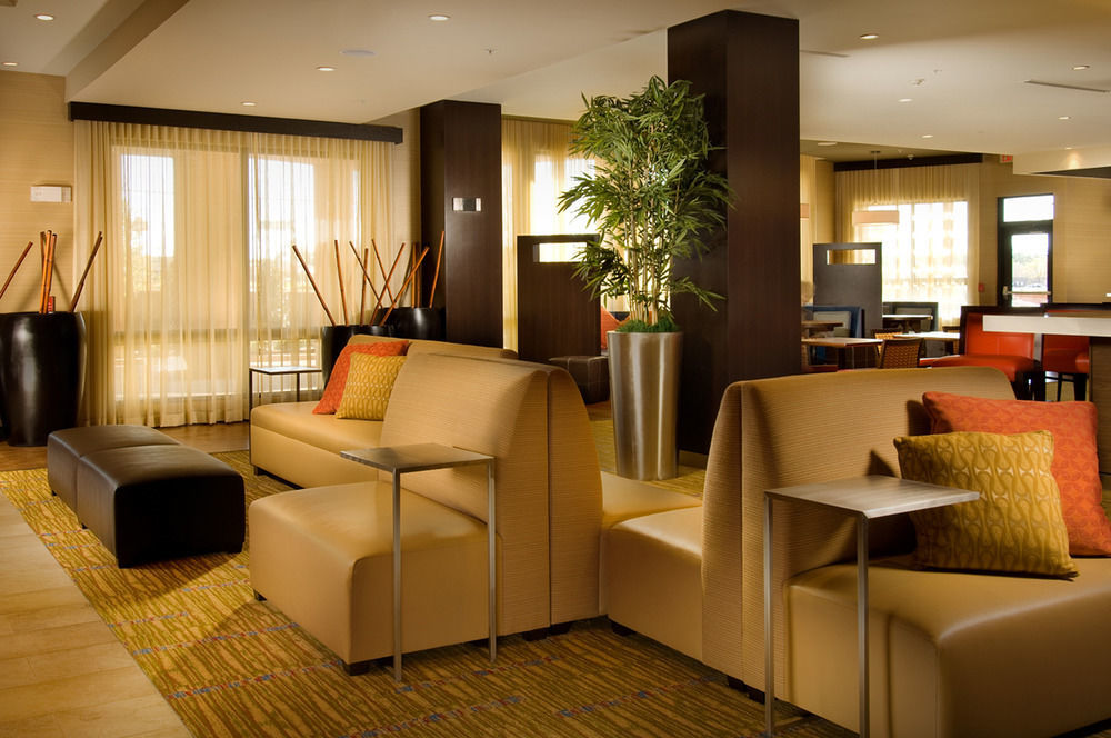Courtyard By Marriott Wichita Falls Bagian luar foto