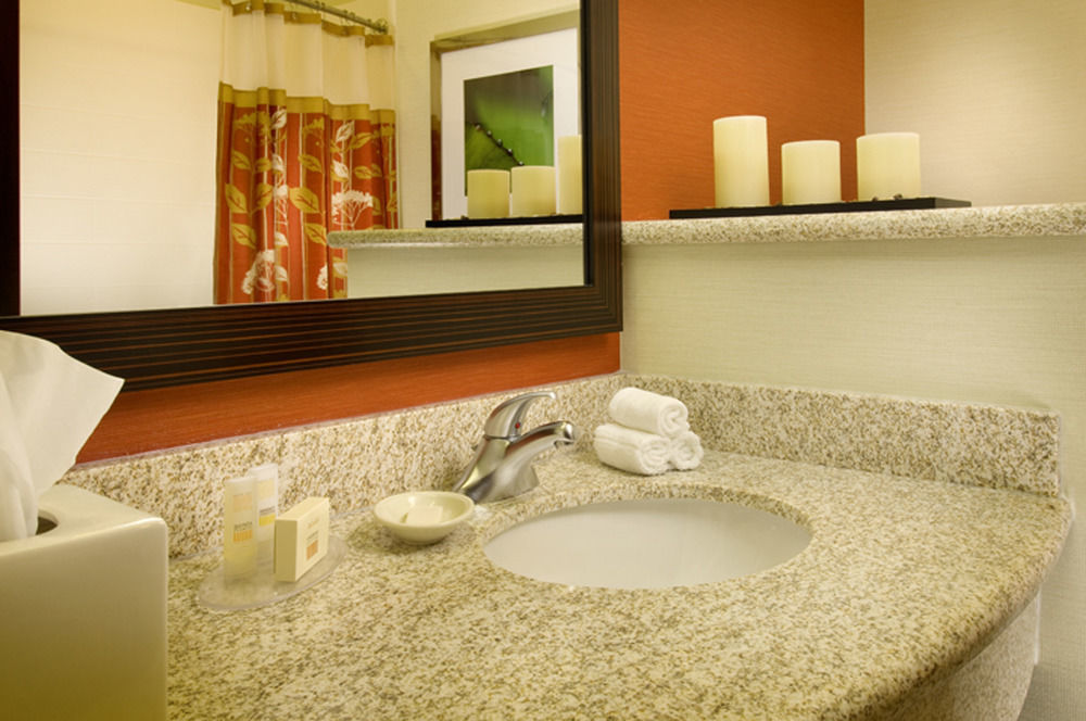 Courtyard By Marriott Wichita Falls Bagian luar foto