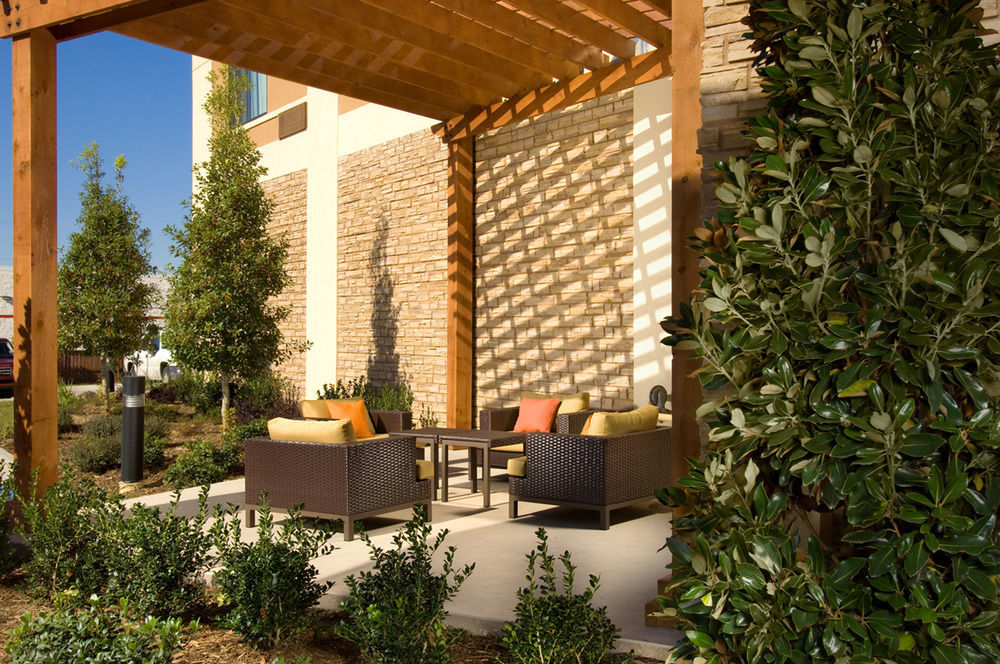 Courtyard By Marriott Wichita Falls Bagian luar foto