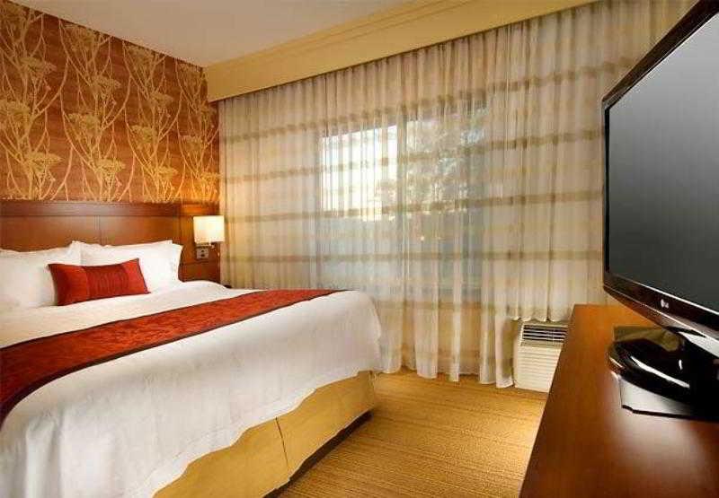 Courtyard By Marriott Wichita Falls Bagian luar foto