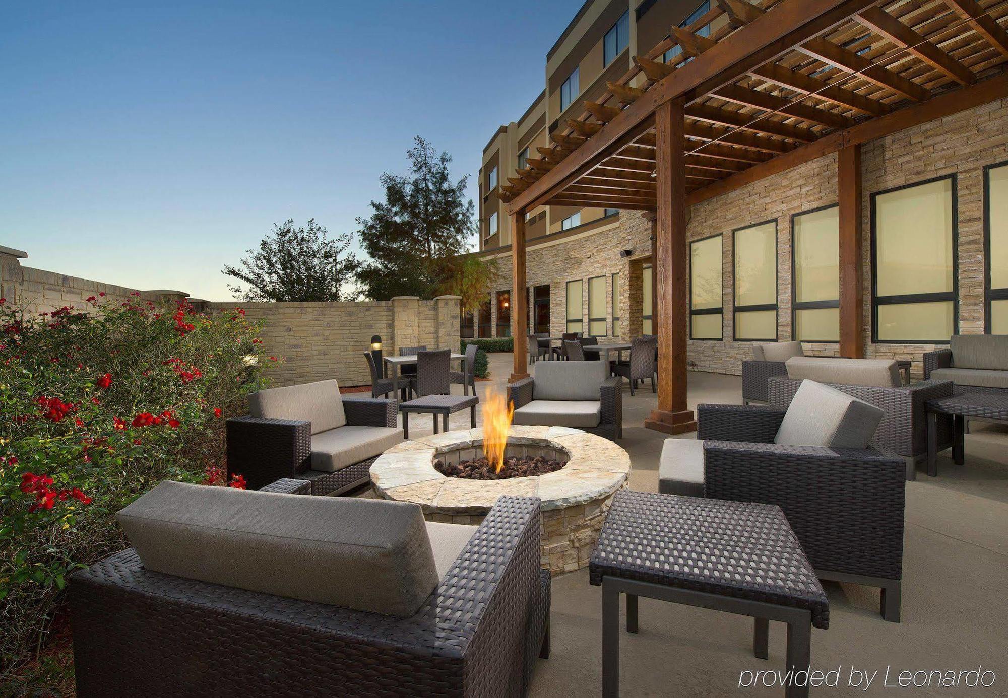 Courtyard By Marriott Wichita Falls Bagian luar foto