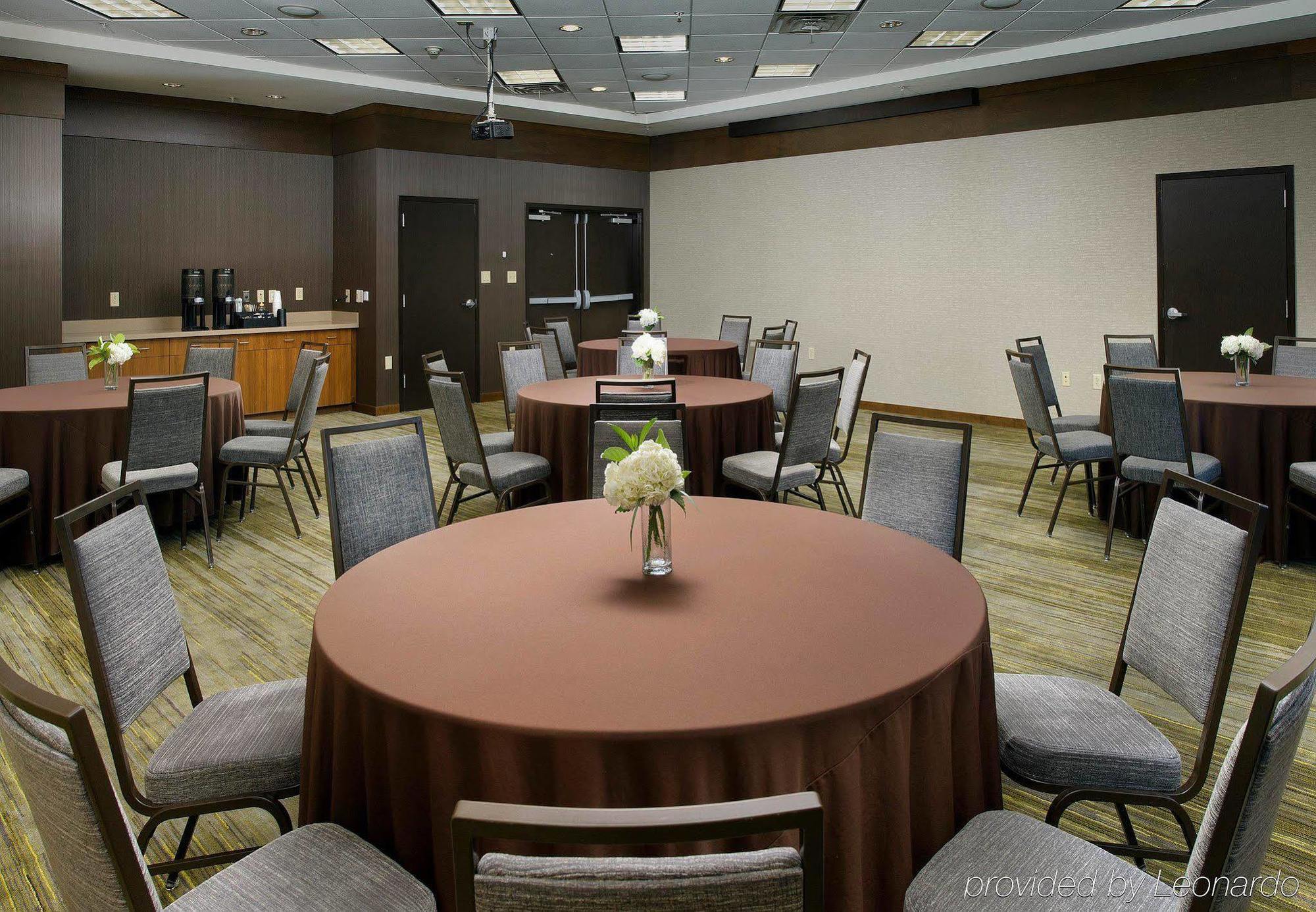Courtyard By Marriott Wichita Falls Bagian luar foto