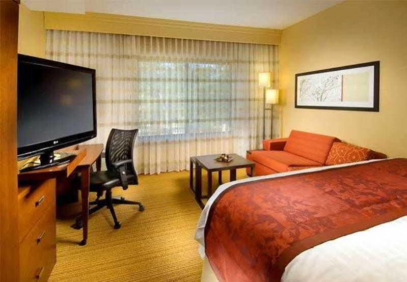 Courtyard By Marriott Wichita Falls Bagian luar foto